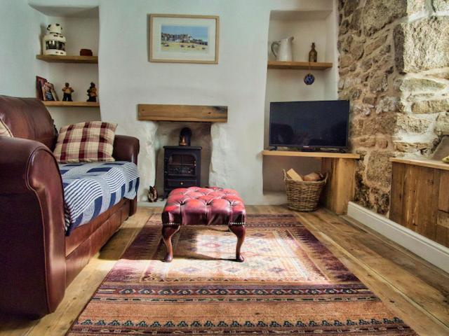 Knocker Cottage Is A 3 Bedroom Made Up Of 1 Double Bedroom And 2 Small Double Bedrooms In Small Village 10 Min To Beaches 캠본 외부 사진