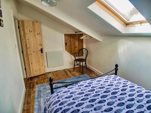 Knocker Cottage Is A 3 Bedroom Made Up Of 1 Double Bedroom And 2 Small Double Bedrooms In Small Village 10 Min To Beaches 캠본 외부 사진