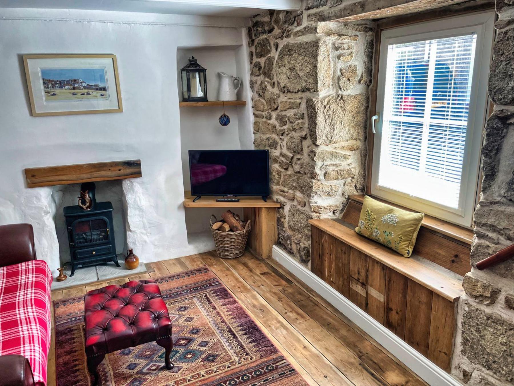 Knocker Cottage Is A 3 Bedroom Made Up Of 1 Double Bedroom And 2 Small Double Bedrooms In Small Village 10 Min To Beaches 캠본 외부 사진